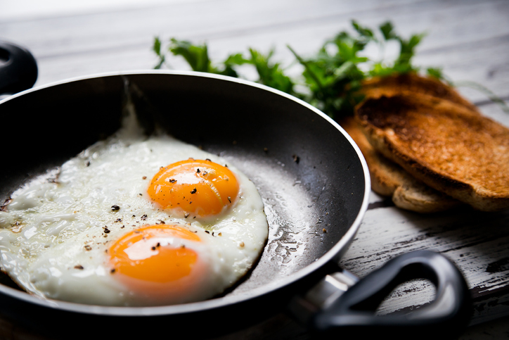 9 Amazing Health Benefits of Eggs