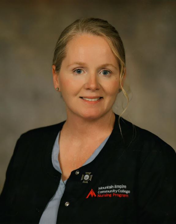 Amia Morris Earns RN Degree with Honors with the Student Success Program