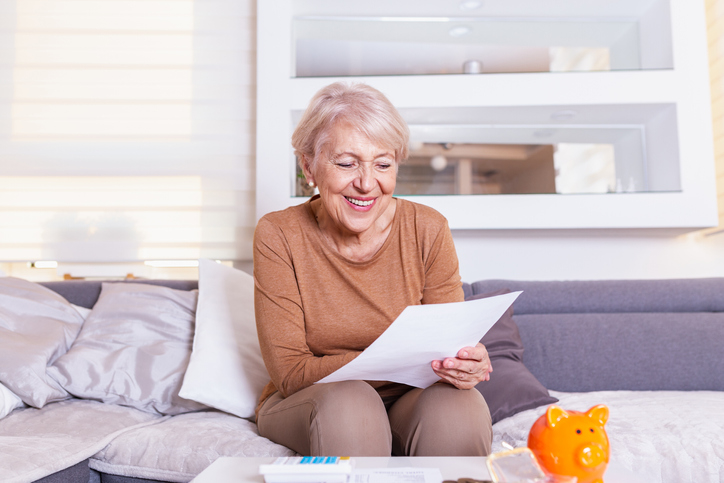 4 Benefits of Senior Pen Pal Programs | Saber Healthcare