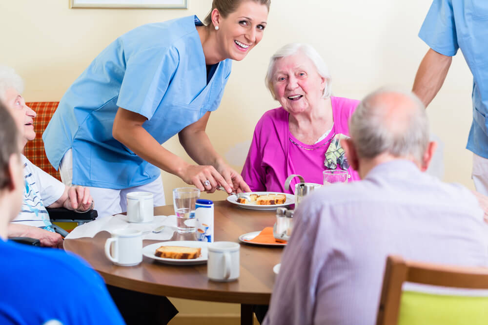 Assisted living center meal service